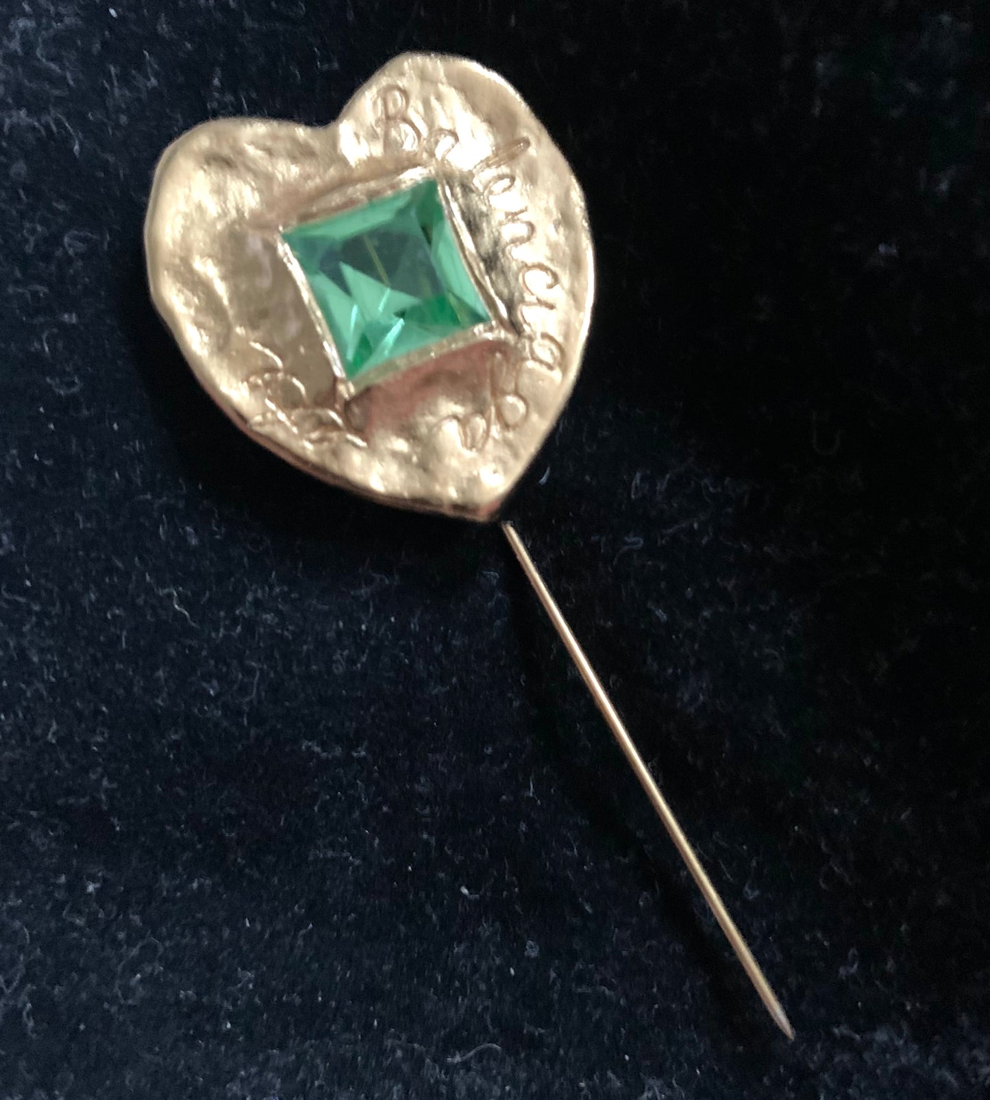 Broche épingle à chapeau Balenciaga