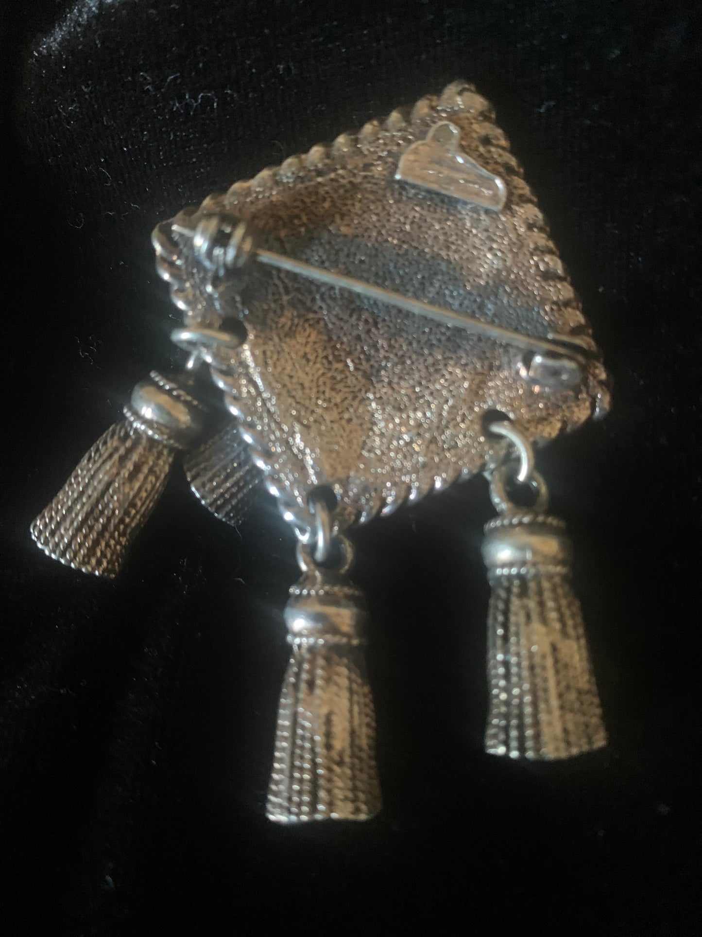 Broche argentée Chantal Thomass
