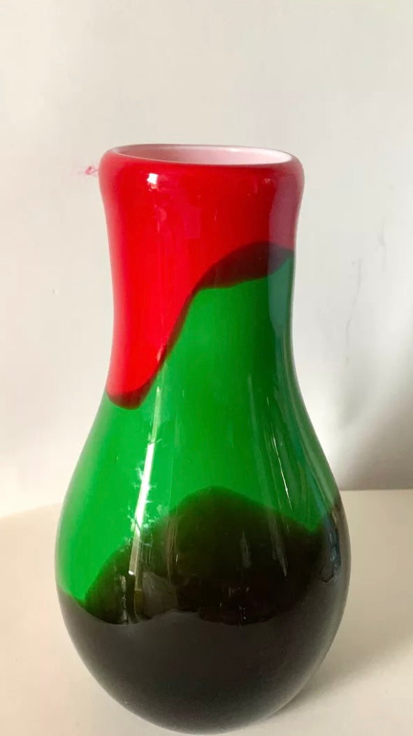 Vase en verre multicolore