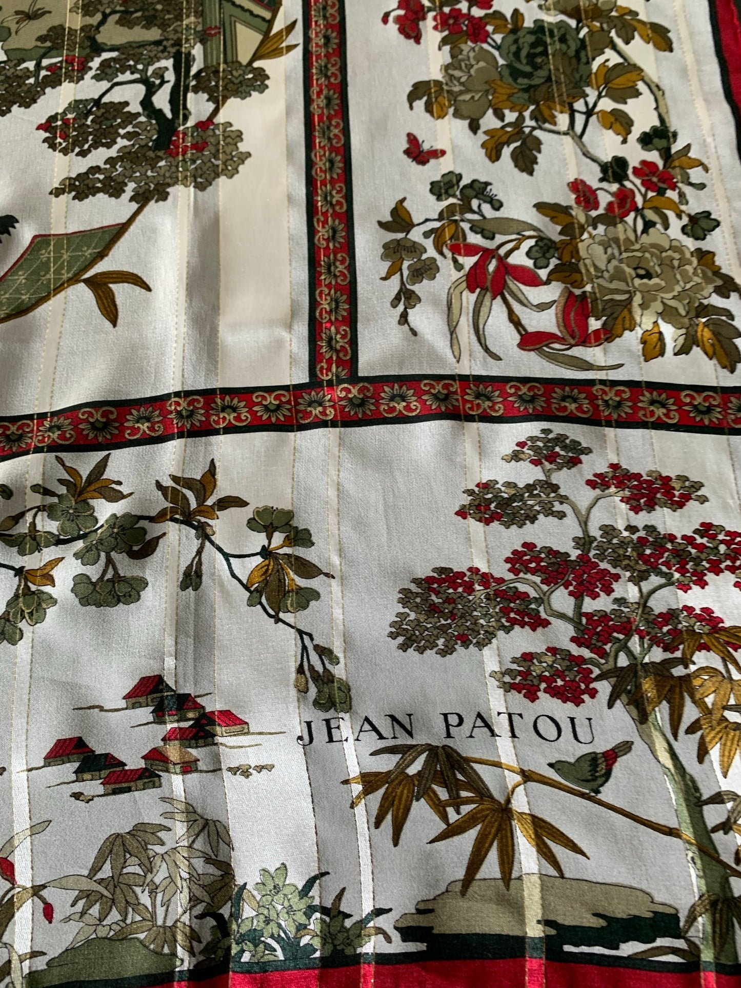 Foulard en soie Jean Patou