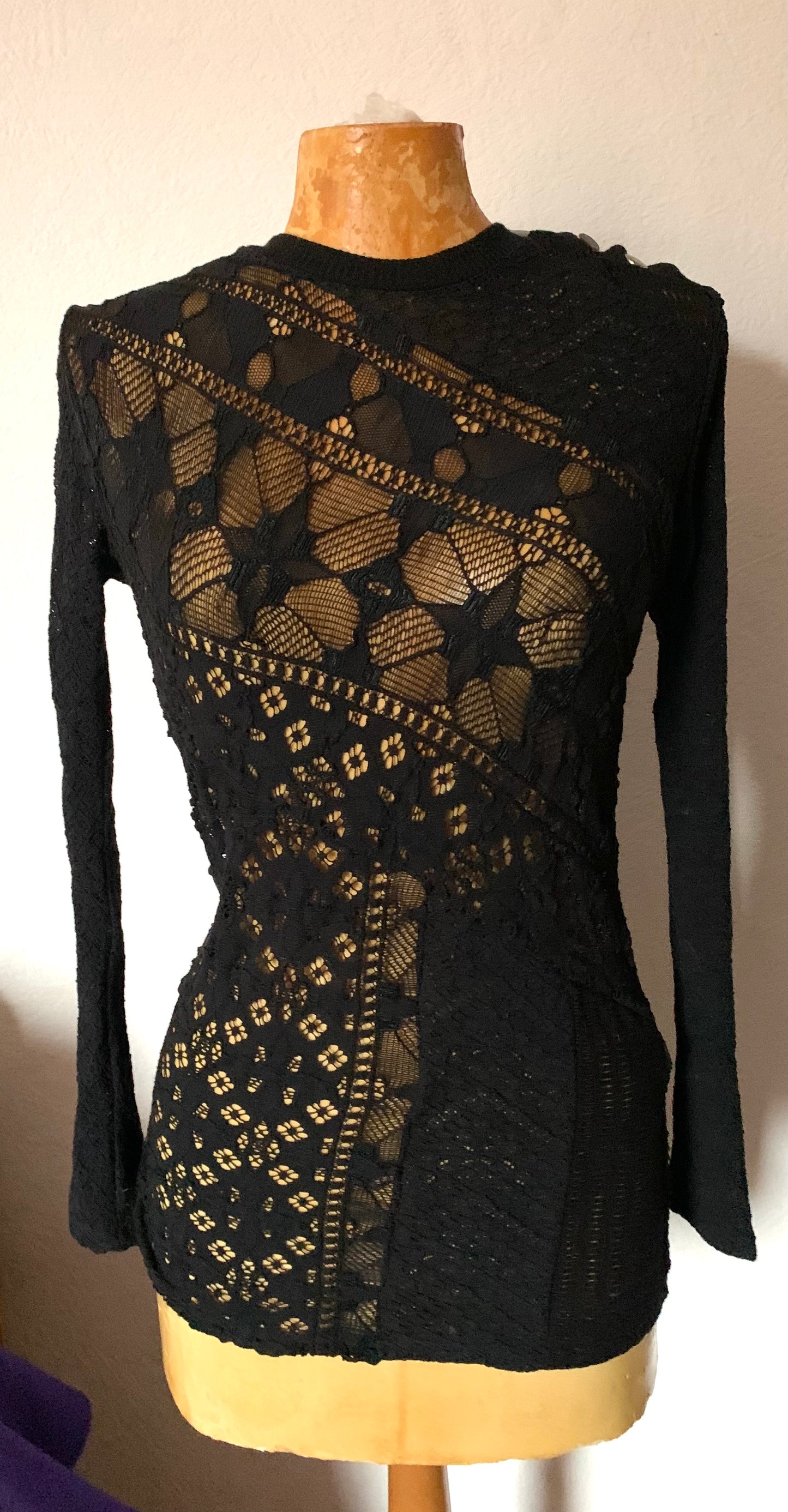 Top ajoure noir Sandro taille 2