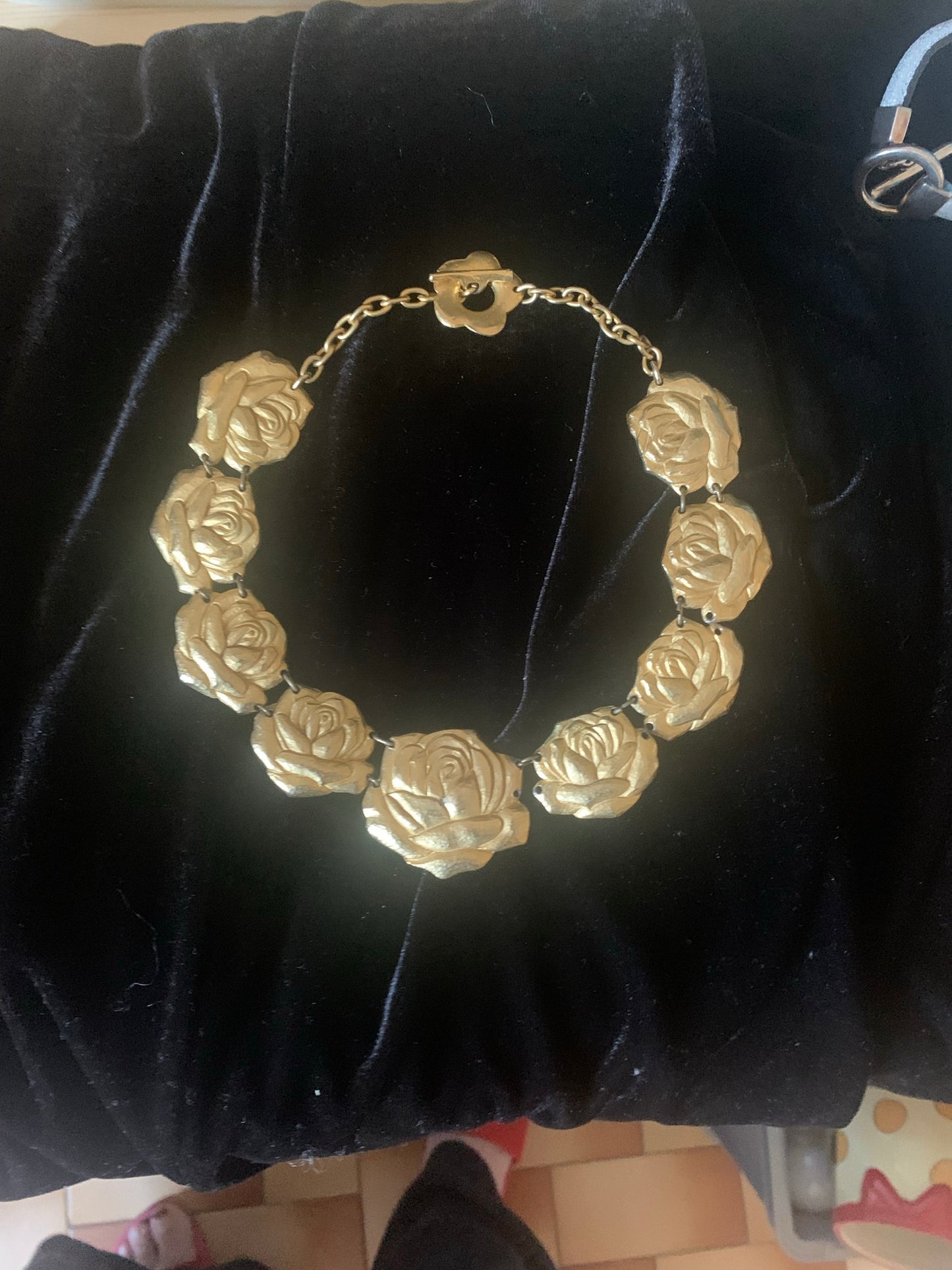 Collier doré roses Kenzo