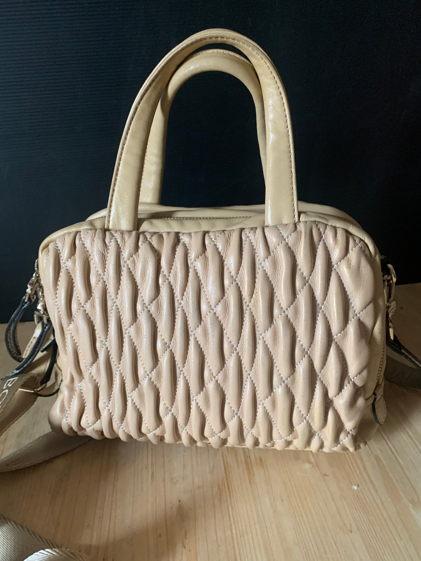 Sac à main cuir plissé beige Borbonese