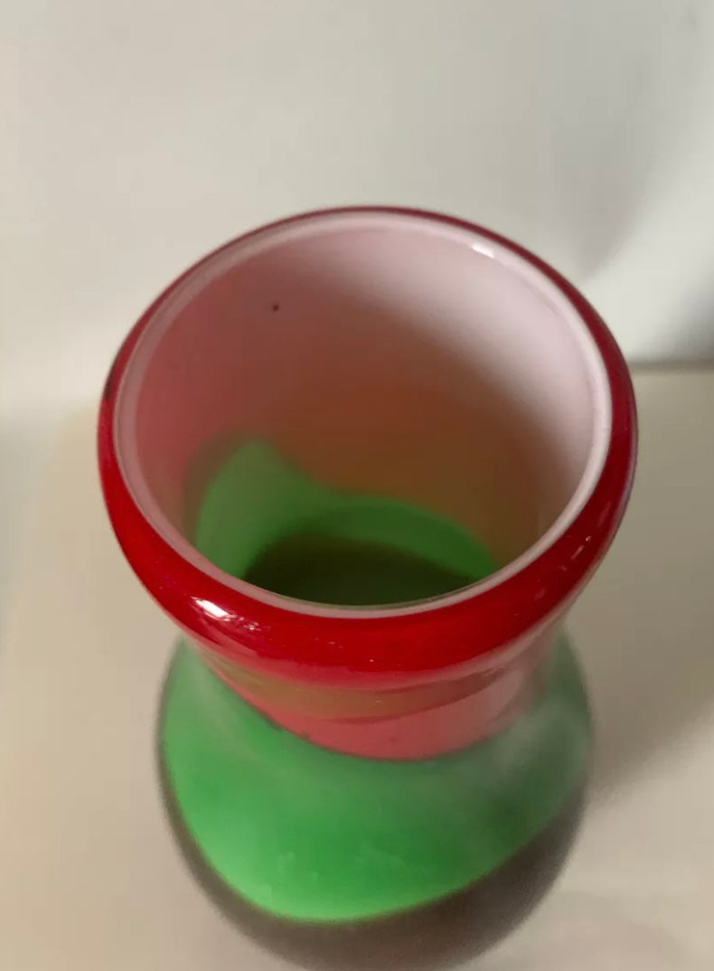 Vase en verre multicolore